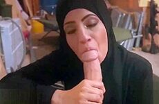 NADIA MUSLIM SUCK BIG COCK