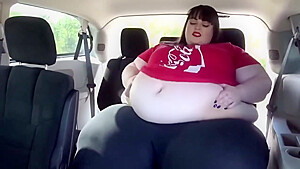 Juicy Jackie In Ssbbw Too Big For The Car