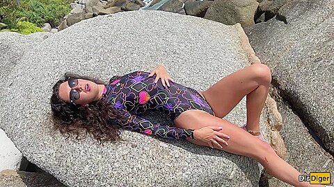 Wet Girl Fucks And Gets Cum On Face On Public Exotic Beach